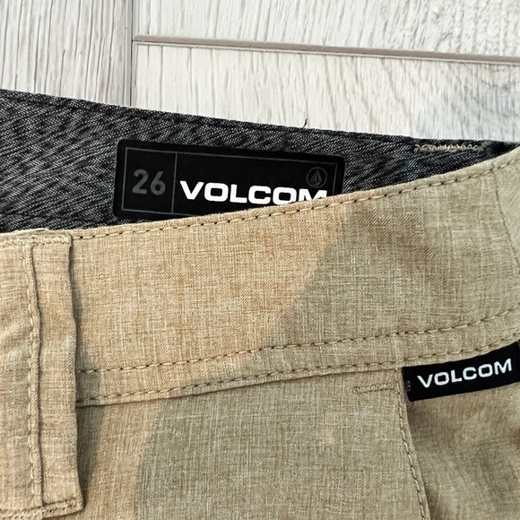 Boys Shorts | Size 12 / 26 Waist | Volcom Surf & Turf 4-way Stretch | Tan - Picture 3 of 6